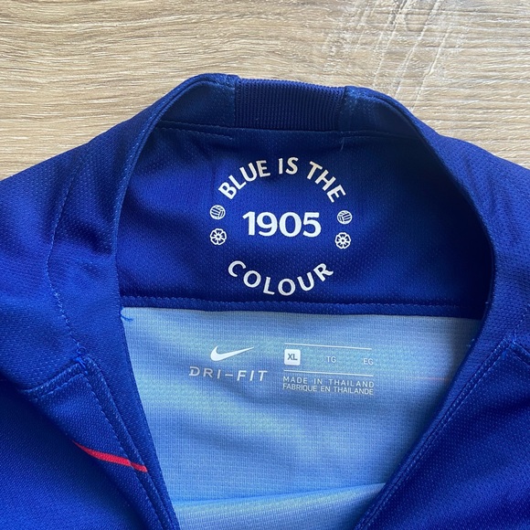 Chelsea 2018-19 home kit - Picture 3 of 3